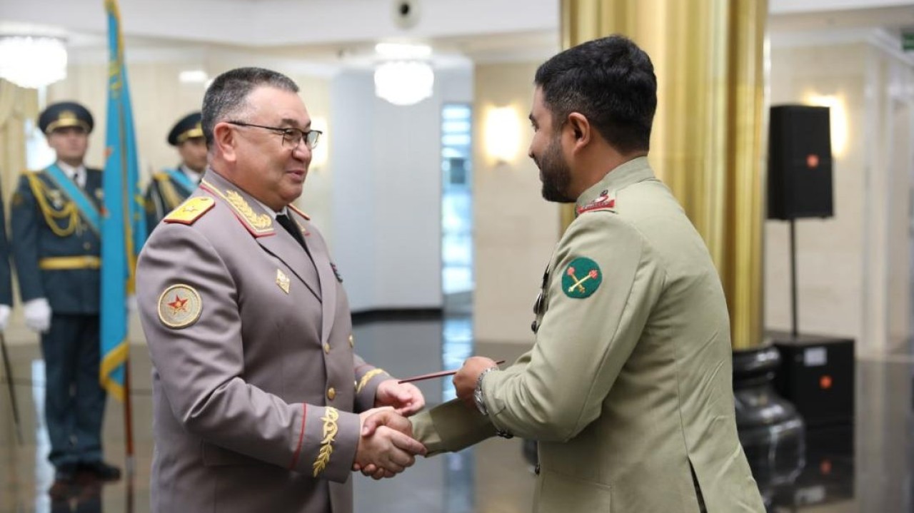 Ұлттық қорғаныс университеті Қазақстан, Пәкістан, Қытай және Франция офицерлерін түлетті
