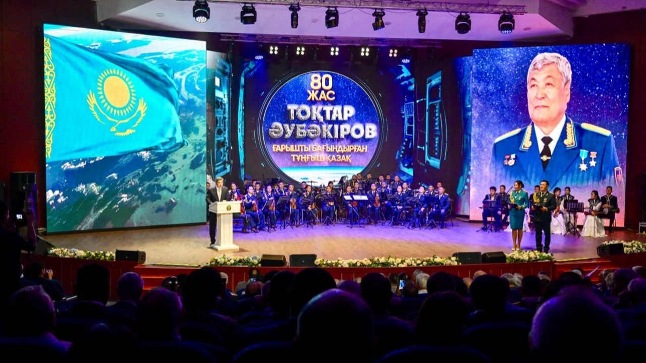 Премьер-министр Мемлекет басшысы атынан Тоқтар Әубәкіровті 80 жылдық мерейтойымен құттықтады