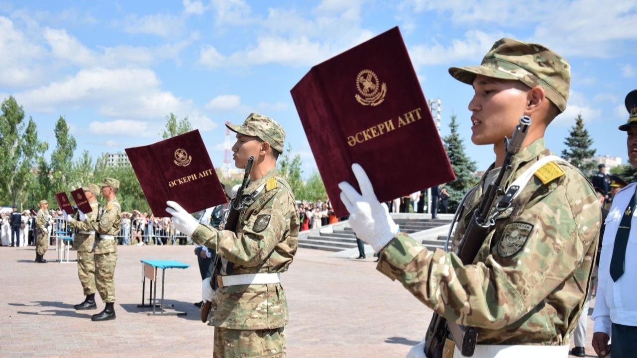 Елорда төрінде Ұлттық ұлан сарбаздарының ант беру рәсімі өтті