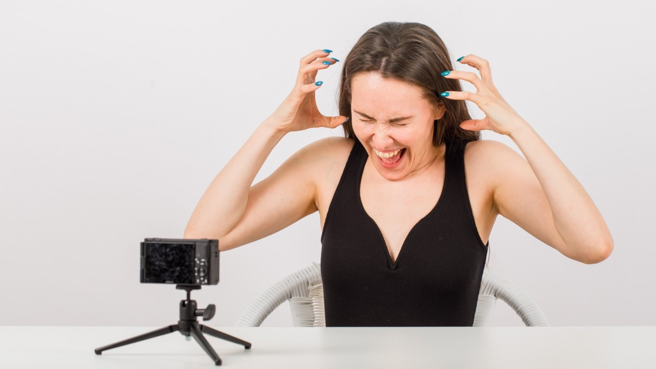 TikTok тікелей эфиріндегі былапыт сөздері үшін жамбылдық әйелге айыппұл салынды