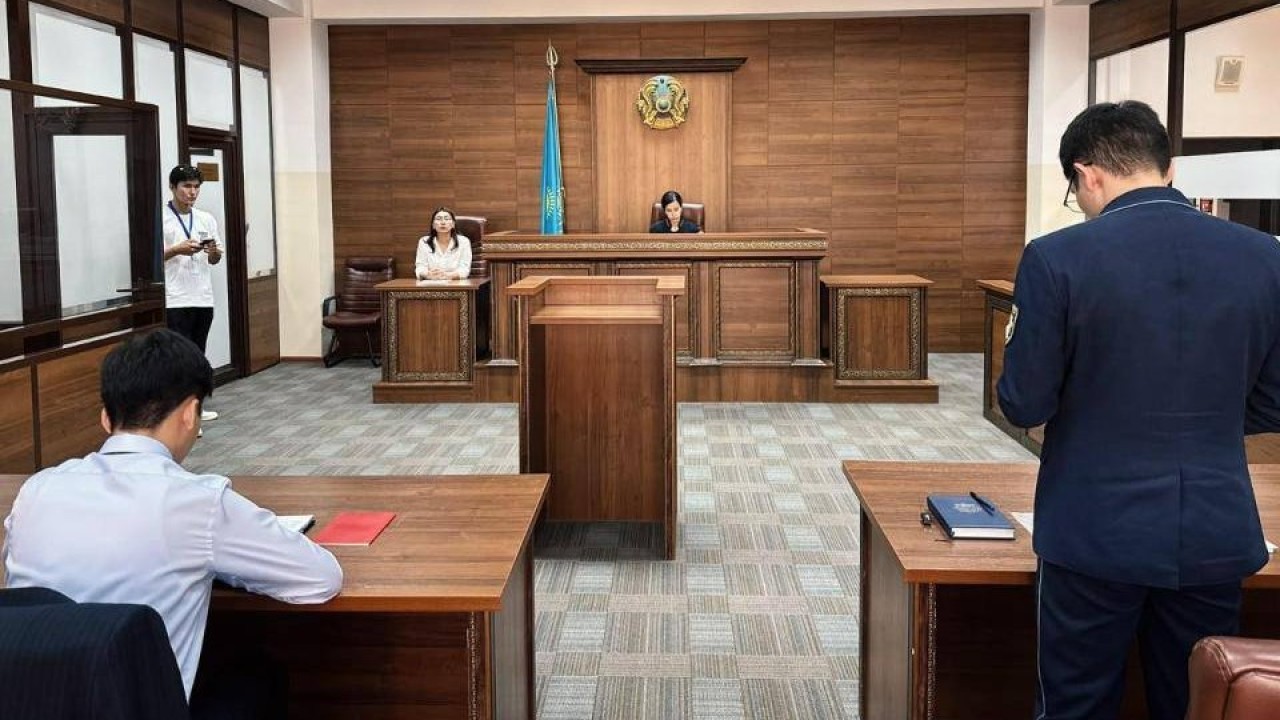 Заң мен тәртіп: елордада студенттерге сот процесі көрсетілді