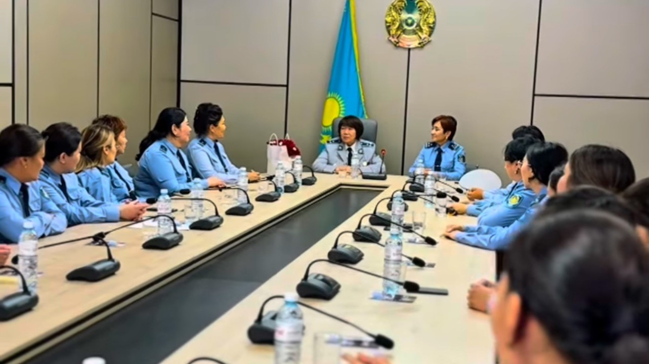Елордада полиция ардагері Күлпан Бейсенбина әйел қызметкерлермен кездесті