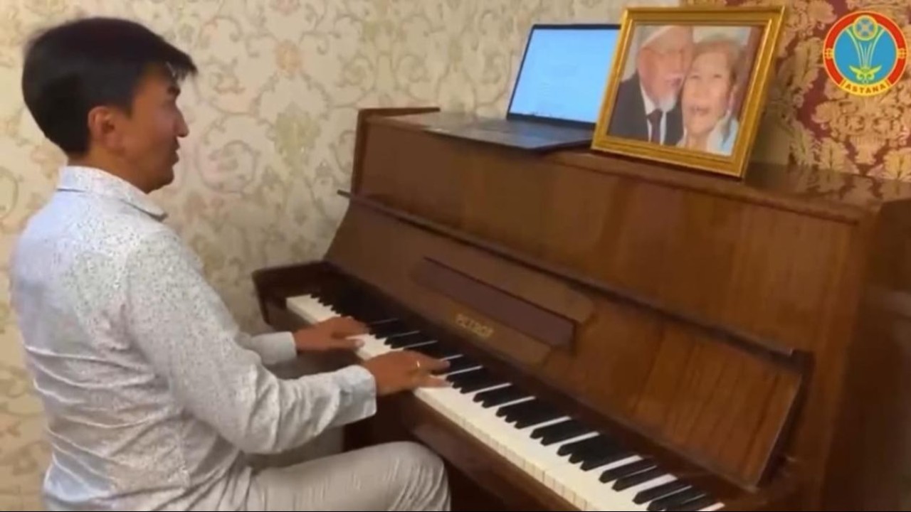 Елордада Шәмші Қалдаяқовтың әндеріне арналған музыкалық челлендж басталды