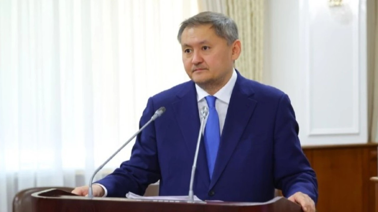 Неге кей абитуриент аз баллмен конкурстан өтіп кетеді – Саясат Нұрбек түсіндірді