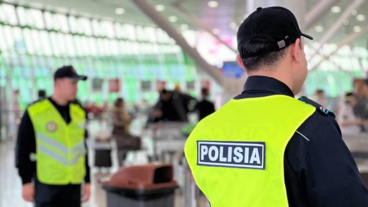 Атырау әуежайында бет-жүзін тұмшалаған 6 жолаушы анықталды