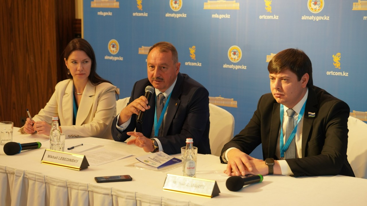 Ресейлік бақылаушылар: Қазақстандағы сайлау ашық өтіп жатыр, заң бұзушылықтар байқалмады