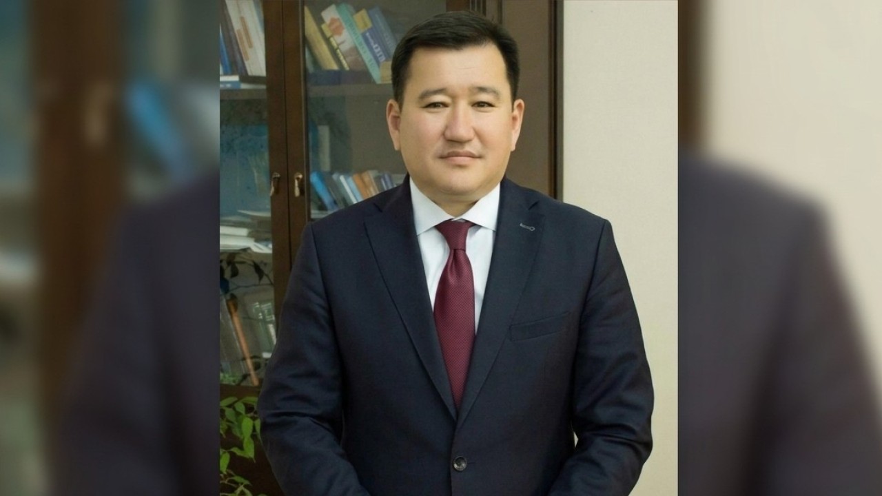 Астана мектептерінде мұғалімдердің артық жүктемесін азайту жұмыстары жалғасады – Қасымхан Сенғазыев