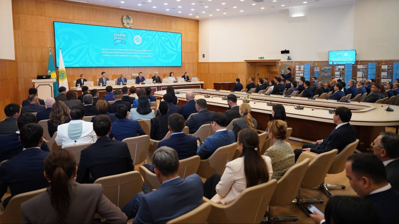 Құрылтайдың 145 депутатының өкілеттігі басталды