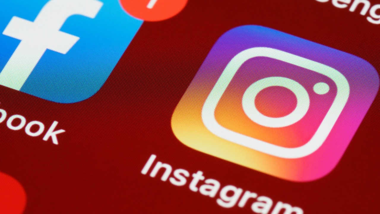Жасөспірімдерге Instagram мен Facebook-ті қолдануда қандай шектеу қойылады