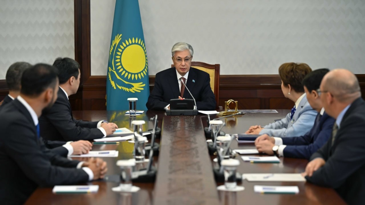 Президент Құрылтайдағы партия фракцияларының жетекшілерімен кездесті
