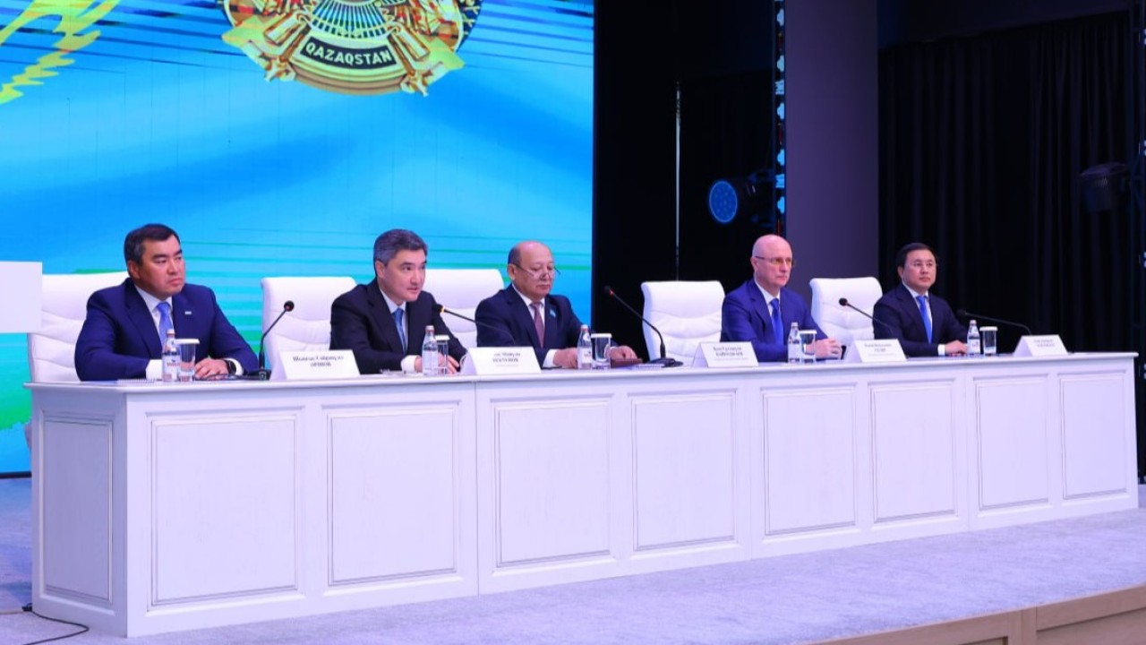 Олжас Бектенов Алматы облысының активіне өңірдің жаңа әкімін таныстырды