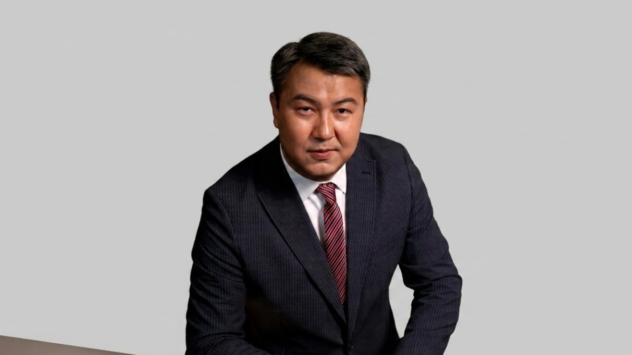 Сөзден іске көшіп бара жатқандаймыз: Серік Сейітман тіл саясатындағы жаңа үрдіс туралы