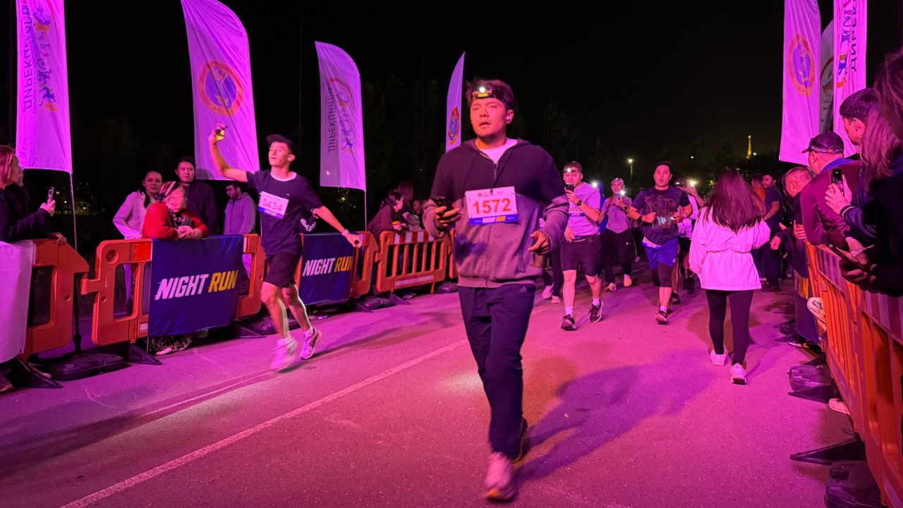 Астанада ерекше форматтағы Night Run түнгі жүгірісіне 2 мың адам қатысты