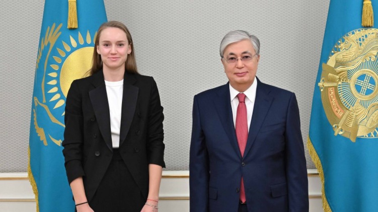 Президент Елена Рыбакинаны әлемнің бірінші ракеткасы атануымен құттықтады