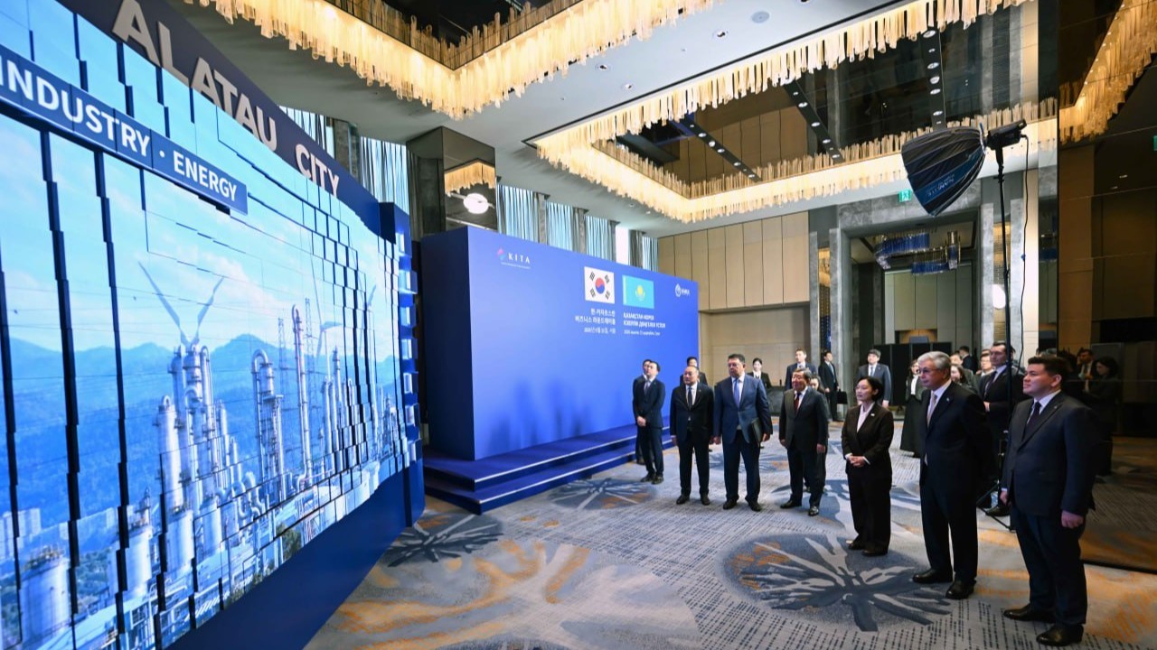 Тоқаев пен Хан Сон Сук Alatau Smart City жобаларымен танысты