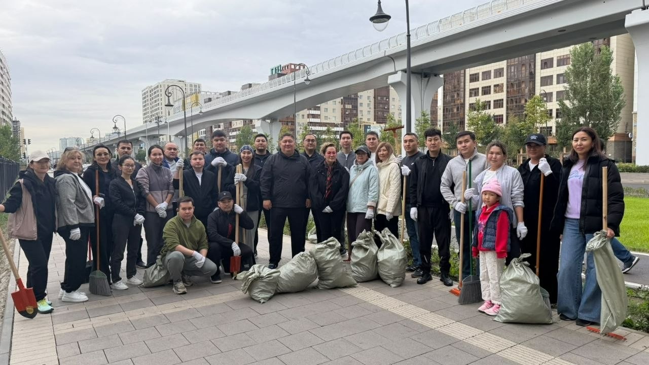 Азаматтық авиация комитетінің қызметкерлері экологиялық акцияға қосылды