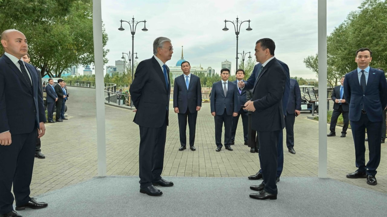 Президент Астана әкіміне граффити салатындарға қатаң шара қолдануды тапсырды