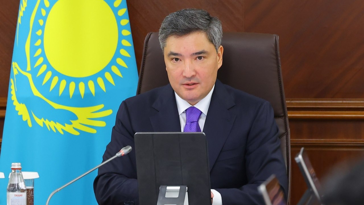 Олжас Бектенов елді мекендерден тыс трассалардағы қауіпсіздікті күшейтуді тапсырды