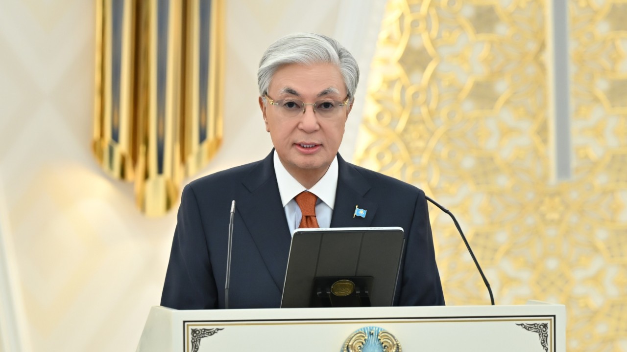 Президент: Қандай да бір тілге қарсы күрес жүргізу – Жаратқанға қарсы шығу