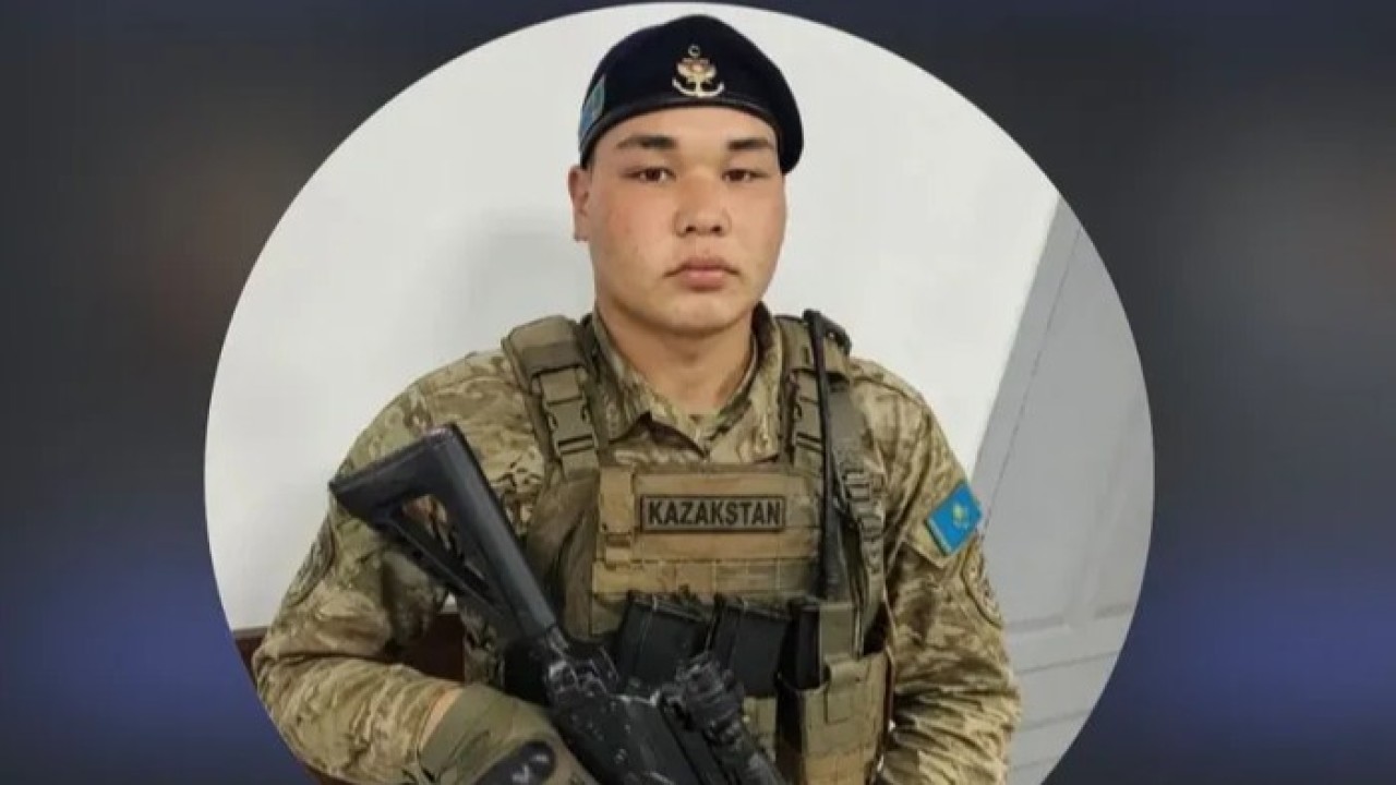 К​аспийде аман қалған Атырау облысының сарбазы жағаға​ өз күшімен жеткен
