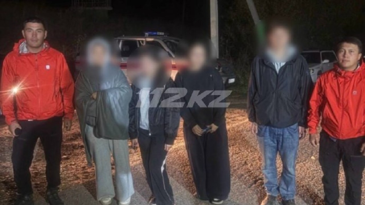 Тауда адасып қалған төрт адамға құтқарушылар көмек көрсетті