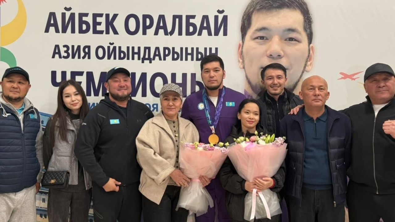Елордада бокстан Азиада чемпионы Айбек Оралбайды қарсы алды