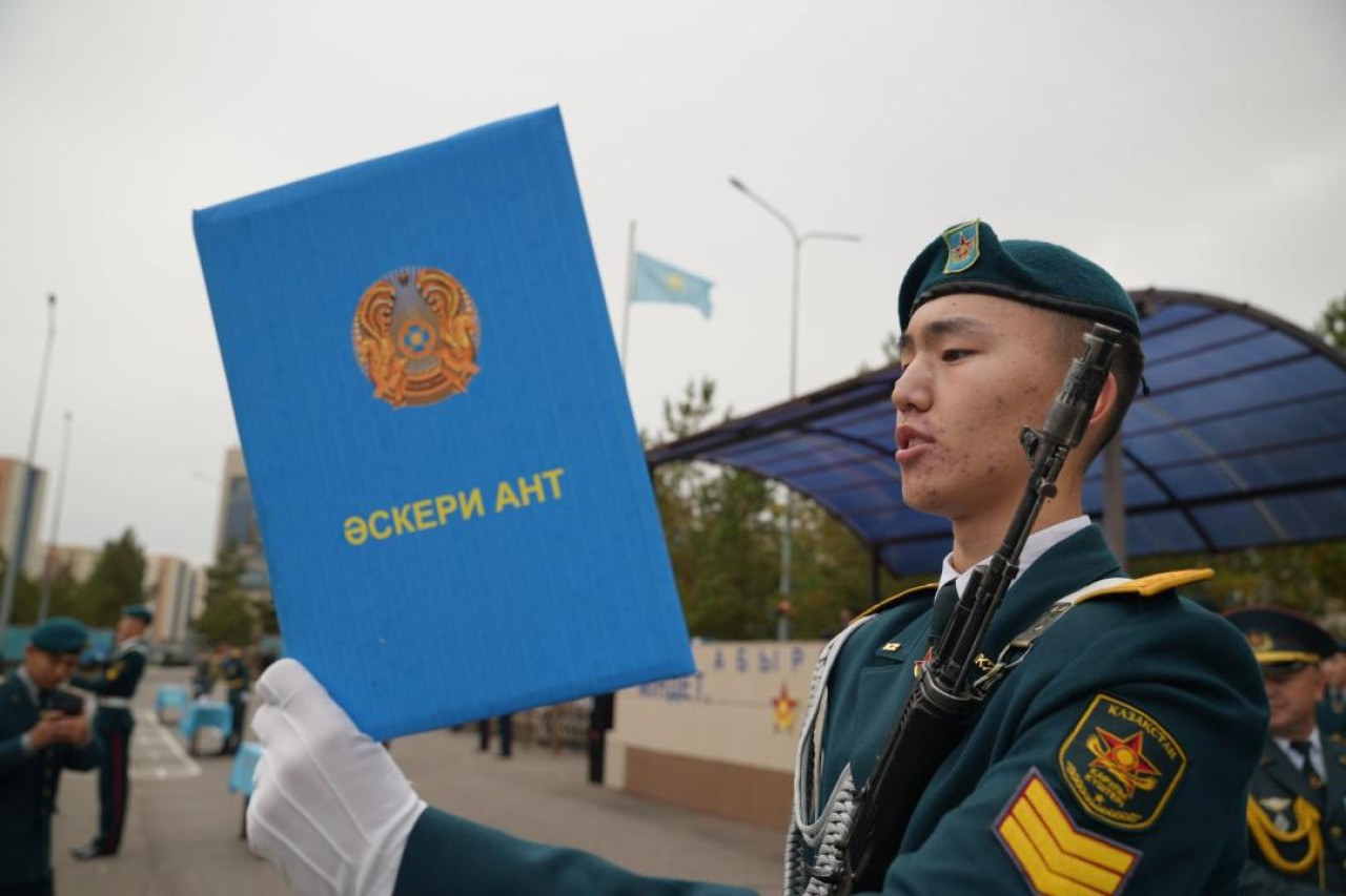 Астана мен Шымкентте болашақ сержанттар Әскери ант қабылдады