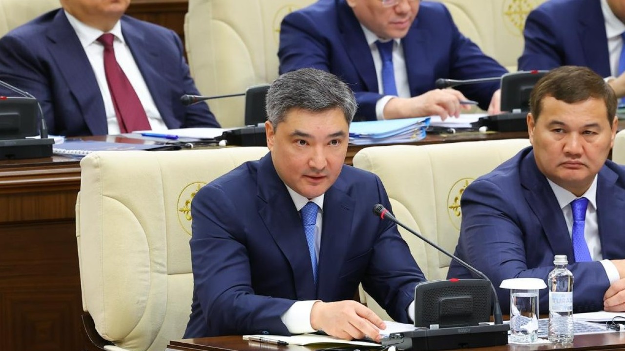 Бюджетті әзірлеу барысында шығыстар 6,7 трлн теңгеге қысқартылды — Олжас Бектенов