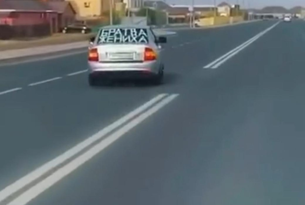 Атырауда жол ережесін бұзған «күйеу жігіттің достары» жауапқа тартылды