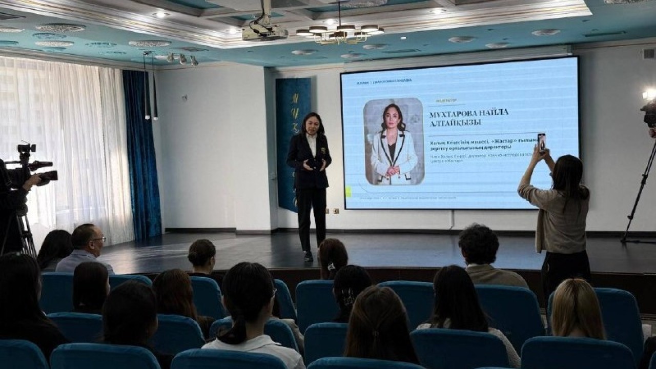 «Jastar X»: Астанада Республика күніне орай жастар диалог алаңы өтті